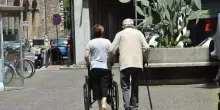 Legge 104, si cambia: aumentano i permessi retribuiti e congedi fino a due anni. ecco tutte le novità