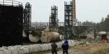 Economia russa, il duro colpo degli attacchi alle raffinerie. Mosca si prepara a tagliare la produzione di petrolio