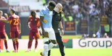 Lazio-Roma, Dele-Bashiru infortunato: il centrocampista esce per un problema fisico, cosa è successo