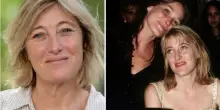 Valeria Bruni Tedeschi: «Con mia sorella Carla Bruni ci sono conflitti. Il mio compagno accusato di abusi, non può più lavorare. Mio fratello morto di Aids»