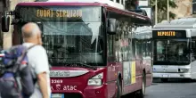 Sciopero generale lunedì 22 settembre: fermi treni, metro, bus e taxi. Scuola a rischio: «Blocchiamo tutto». Da Roma a Milano, gli orari e le fasce di garanzia