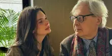 Vittorio Sgarbi contro la figlia Evelina che chiede un tutore legale: «È esosa, la mantengo io e vuole di più». La 25enne replica: ho agito nel suo interesse
