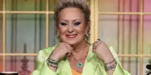 Carolyn Smith: «Dieci anni fa la diagnosi di tumore. Lotto con il sorriso, ma non è finita. Non posso ancora dire di essere guarita»