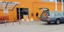 Dramma al centro commerciale: Antonio Magurano si accascia e muore tra la folla dei negozi, chi era la vittima