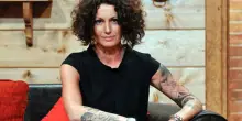 Cristina Plevani: età, figli, lo scandalo con Pietro Taricone, l'Isola dei Famosi. Chi è l'opinionista del Grande Fratello