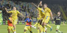Serie B, Frosinone da urlo: batte il Cesena e vola in testa, aspettando il Modena. Palermo-Venezia finisce 0-0