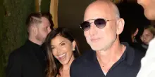 Jeff Bezos e Lauren Sanchez innamorati più che mai alla "Paris Fashion Week": «Quanto mi sei mancata»
