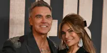 Robbie Williams, il concerto di Istanbul cancellato per sicurezza dopo le proteste: «Sionista, vattene dalla Turchia»