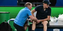 Sinner, quando torna in campo? Musetti: «Vagnozzi non sembrava preoccupato, lo vederemo al Six Kings Slam». E intanto Jannik vola a Montecarlo