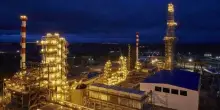 Guerra ucraina, l'attacco record dei droni in Russia (che è rimasta sorpresa): colpita raffineria di petrolio a 2.000 km dal confine