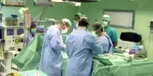 Napoli, va in ospedale per dolori al petto: i medici scoprono un tappo di bottiglia incastrato nell'esofago
