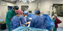 Un tappo di bottiglia incastrato nell'esofago, salvato dai medici. «Pensava di avere un problema di cuore»