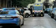 Accoltella genitori nel sonno a Ravenna, arrestato 14enne: ricerche online sul cellulare, ipotesi premeditazione