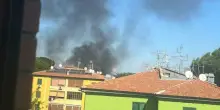 Esplosione a Roma sulla Prenestina, paura in zona Palmiro Togliatti: le fiamme visibili a km di distanza