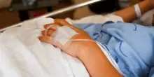 Fine Vita, il paradosso di Libera: può accedere al suicidio assistito ma è paralizzata e non può autosomministrarsi il farmaco. «Un medico mi aiuti a morire»