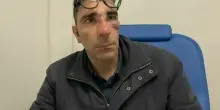 Chiede il biglietto sull'autobus, controllore preso a calci e pugni in faccia: il passeggero si dà alla fuga dopo il pestaggio