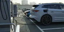Bonus auto, slitta click day degli incentivi per le elettriche. Rinviata apertura piattaforma, era prevista per il 15 ottobre