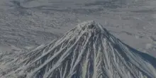 Vulcano estinto da oltre 700mila anni si risveglia. Gli esperti: «Eventi di emissione di gas»