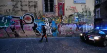 Napoli, studente accoltellato fuori scuola: identificato e denunciato l'aggressore 14enne