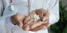 Nitazeni, «droga più potente del fentanyl». Cosa sono gli oppiodi sintetici