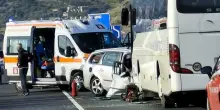 Calabria, incidente tra pullman e auto: morti i due coniugi e un loro amico