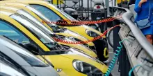Ecobonus auto elettriche 2025, click day il 22 ottobre: come ottenere gli incentivi fino a 11mila euro