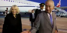 Re Carlo e Camilla oggi in Vaticano: la preghiera in latino con il Papa (dopo 500 anni) e perché è un passo storico