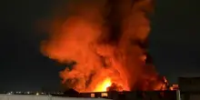 Napoli, incendio dell'autoricambi di Ponticelli: boom di diossine e altri inquinanti