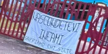 Rieti, striscione choc degli ultrà: minacce ai testimoni del raid. È caccia ad altri cinque membri del commando