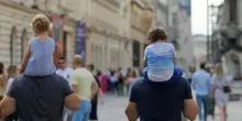 Congedo parentale per figli fino a 14 anni, si cambia: più giorni e nuovi incentivi. Le novità in Manovra