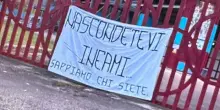 Assalto bus a Rieti, lo striscione potrebbe essere opera di alcuni ultrà romani: ecco cosa sta succedendo