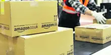 A Milano un deposito clandestino Amazon, duemila pacchi rubati e mai consegnati