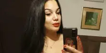Solange Samantha Rizzetto, chi è la 28enne trovata morta sotto la doccia: il giallo della stufetta e l'allarme della nonna