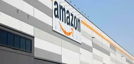 Amazon annuncia licenziamenti di massa: 30.000 dipendenti a rischio: «Sostituiti dall?intelligenza artificiale»
