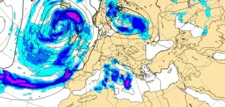 Meteo previsioni: temporali ad Halloween, sabato sole poi ancora maltempo