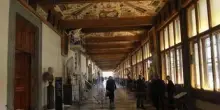 Uffizi, per farsi un selfie danneggia dipinto del ‘600