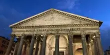 Cade dal muro del Pantheon, morto turista giapponese