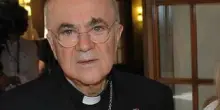 L'arcivescovo scomunicato Viganò cita in giudizio lo Ior