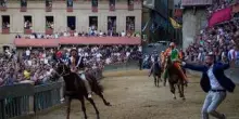 Palio di Siena oggi 2 luglio, contrade al via e come vederlo in tv