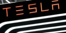 Tesla, indagine sulle maniglie: nel mirino i Suv Model Y