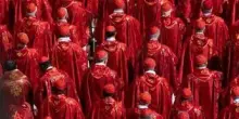 Verso il conclave, cardinali: "Sarà breve. Apprezziamo gesto Becciu"