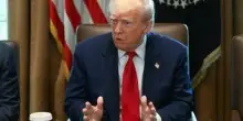 Male l'economia Usa: Trump incolpa Biden, 'scagiona' i dazi e promette il boom