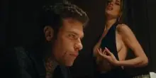 'Scelte stupide', fuori il nuovo singolo di Fedez e Clara - Video