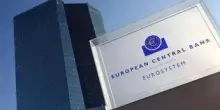 Bce lascia i tassi fermi, prevista crescita in rialzo per l'Eurozona