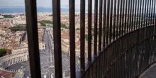 Conclave, maxi piano sicurezza: agenti in campo e sistemi anti drone, le misure prima e dopo la fumata bianca