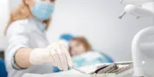 Parodontite, da staminali e gel bio ricrescita osso e gengive: così si tagliano i tempi per gli impianti dentali