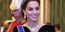 Kate e la visita di Stato di Macron, cosa indosserà e cos'è il Nodo degli innamorati?