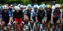 Giro d'Italia, a Groves la sesta tappa. Pedersen resta in maglia rosa