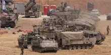 Israele: "Attacco senza precedenti, via dal sud della Striscia di Gaza"