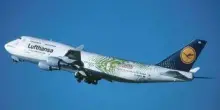 Un pilota sviene mentre l'altro è in bagno, aereo senza nessuno al comando per 10 minuti